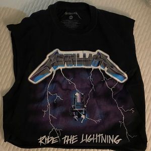 DIY crop Metallica shirt.